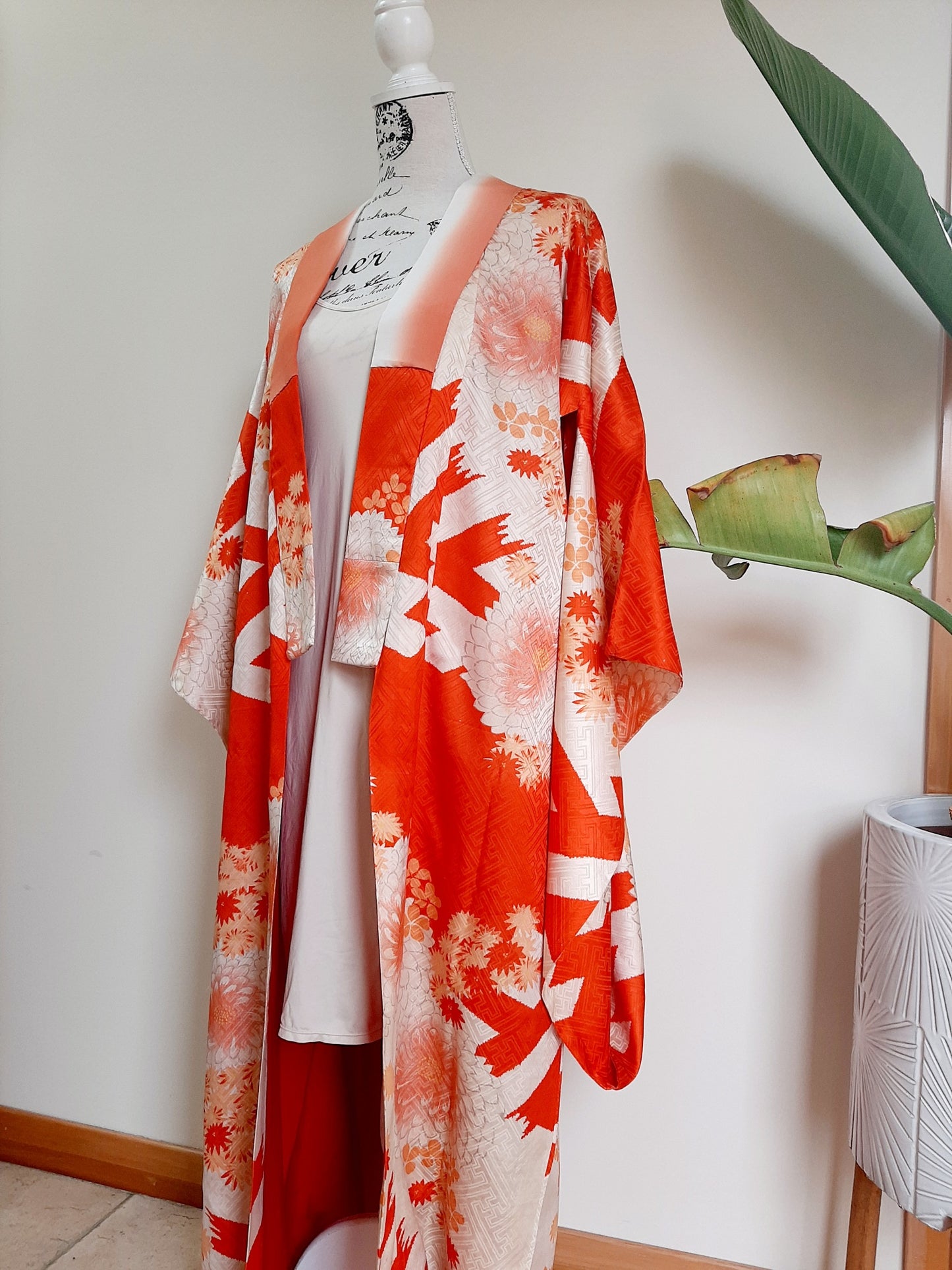 Vintage kimono silk robe/long cardie