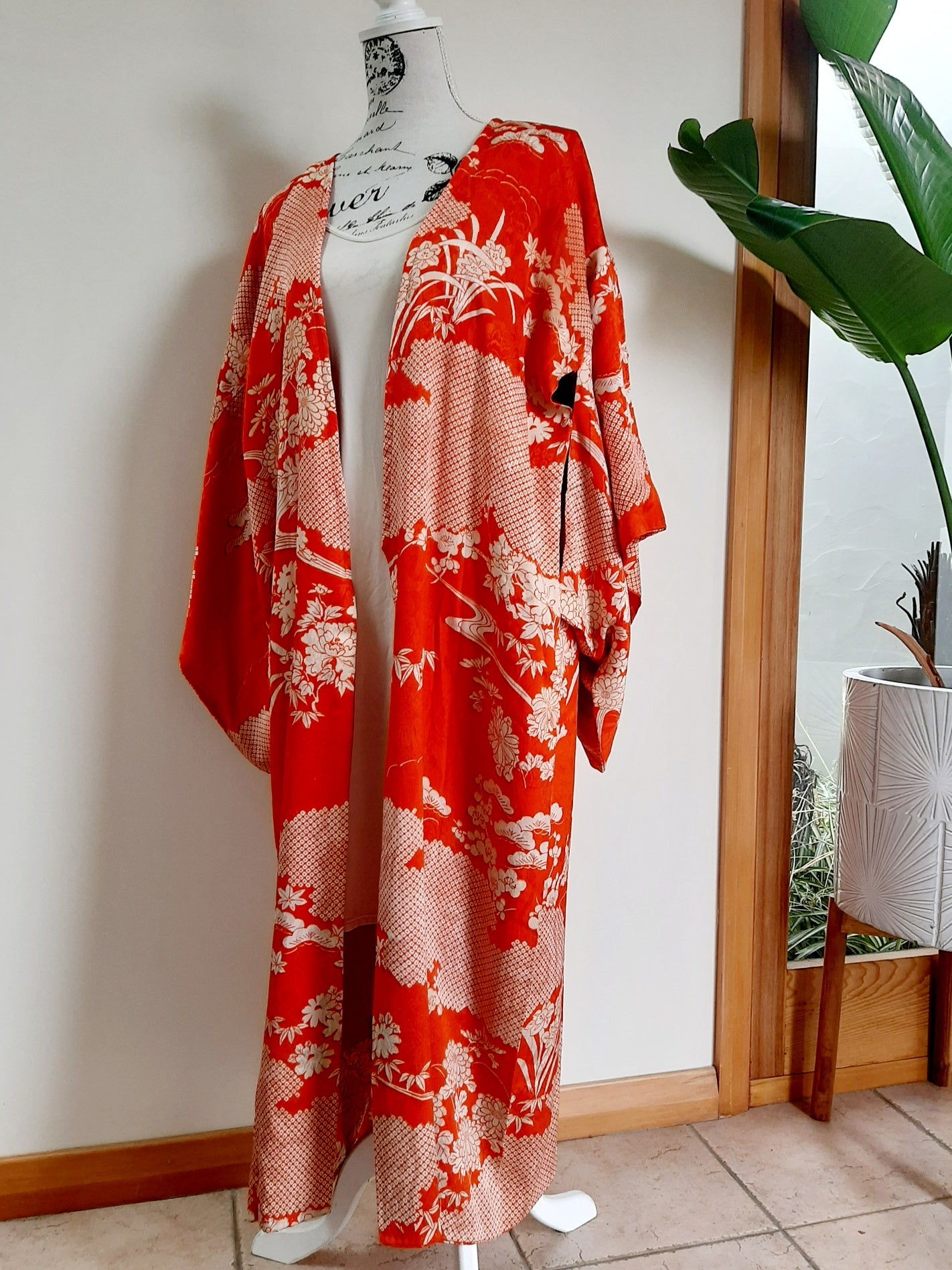 Vintage kimono silk robe/long cardie