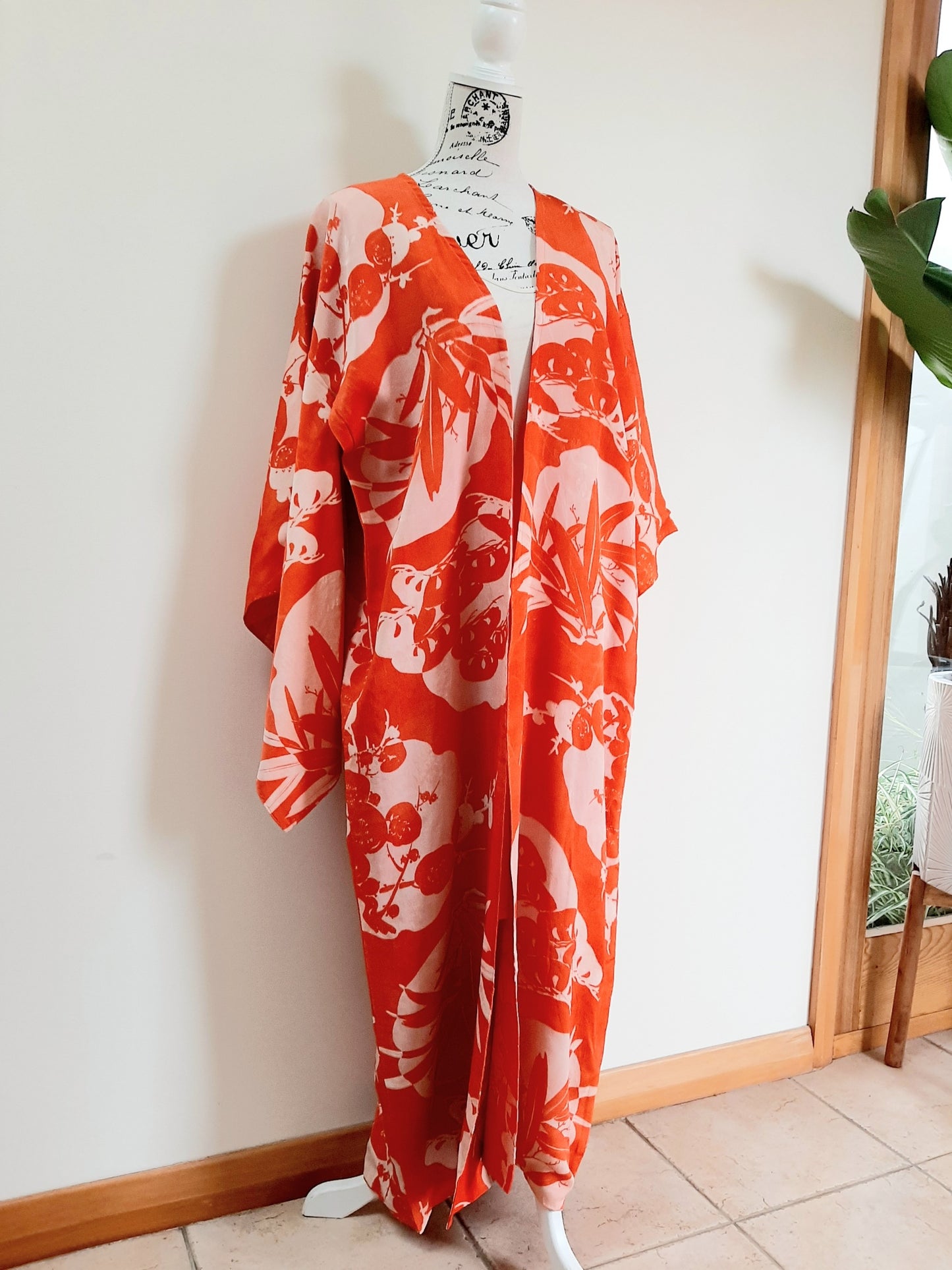 Vintage kimono silk robe/long cardie