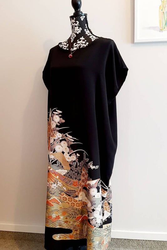 Vintage Kuro-tomesode kimono silk dress
